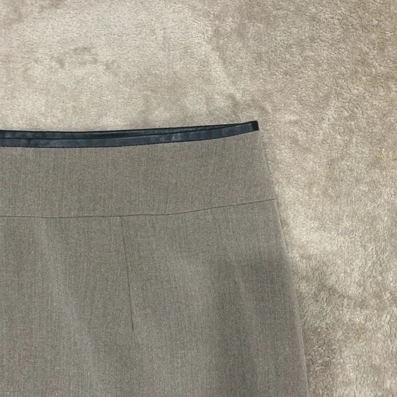 Alia Classic Pencil Skirt - Picture 2 of 6